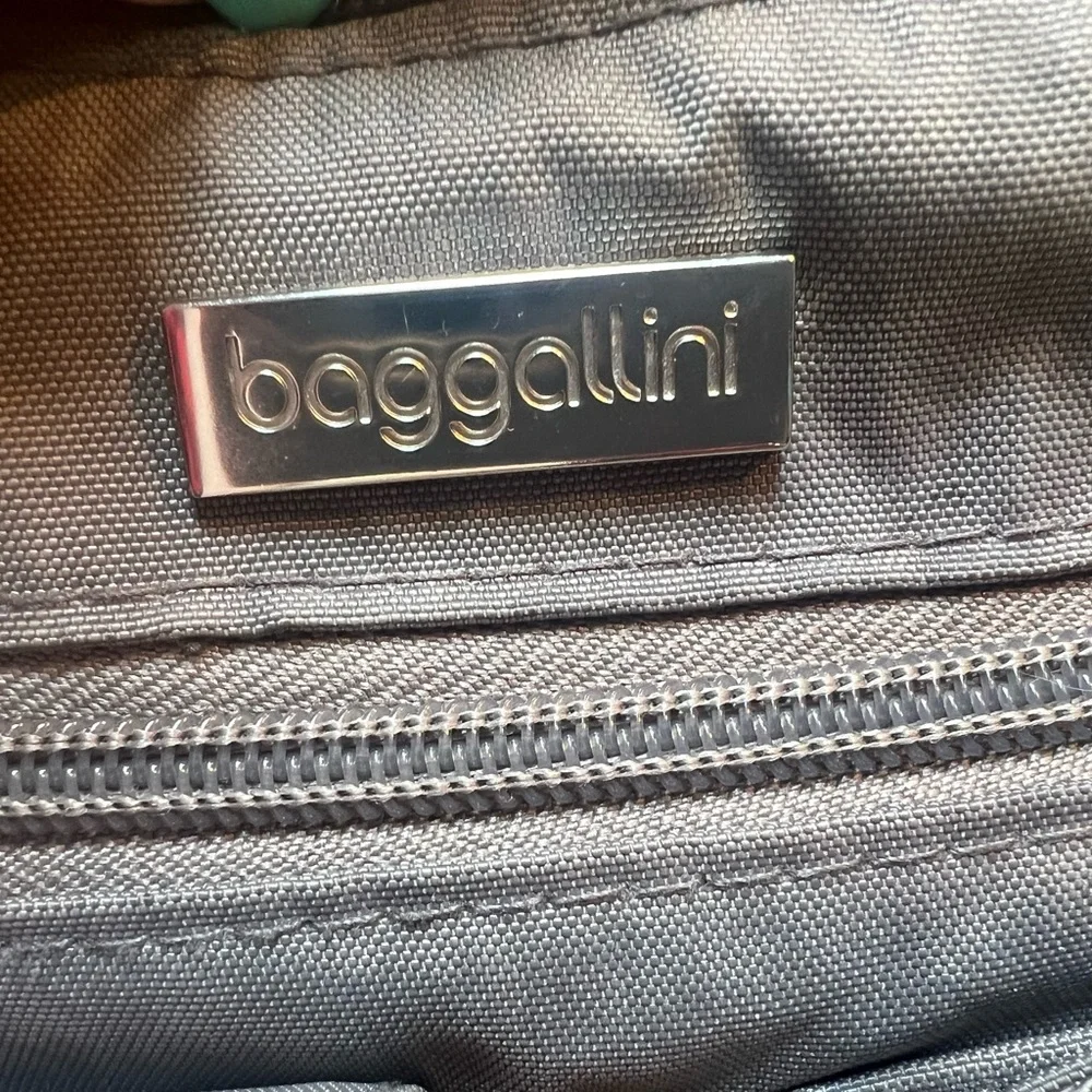 Baggallini Gray animal print Crossbody Bag